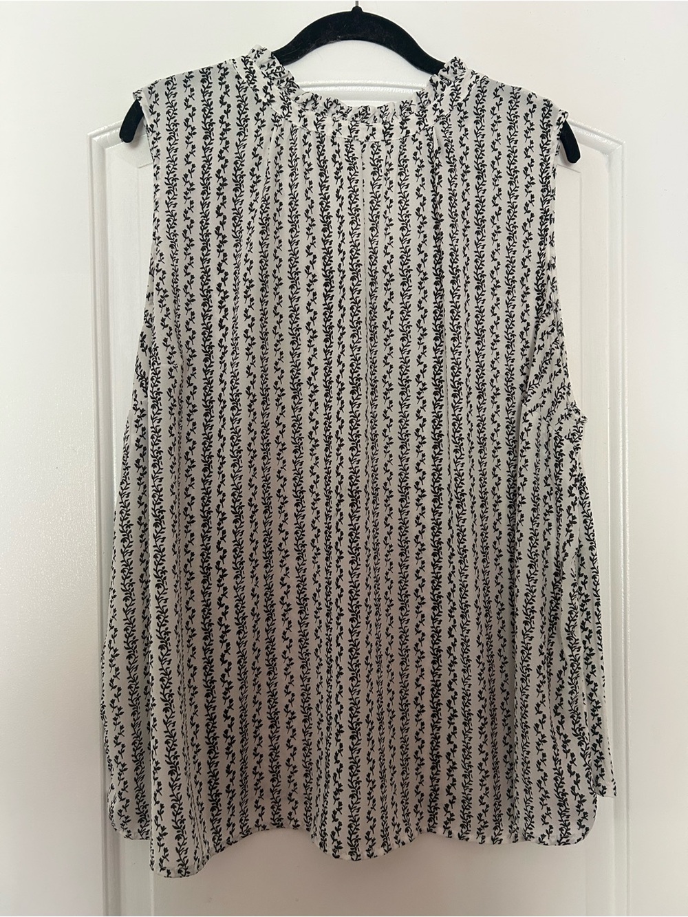 LOFT Black and White Sleeveless Ruffle-Neck Vine-Print Blouse